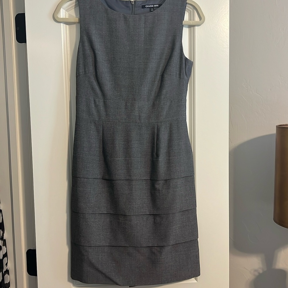 Gianni Bini Sleeveless Gray Sheath Dress